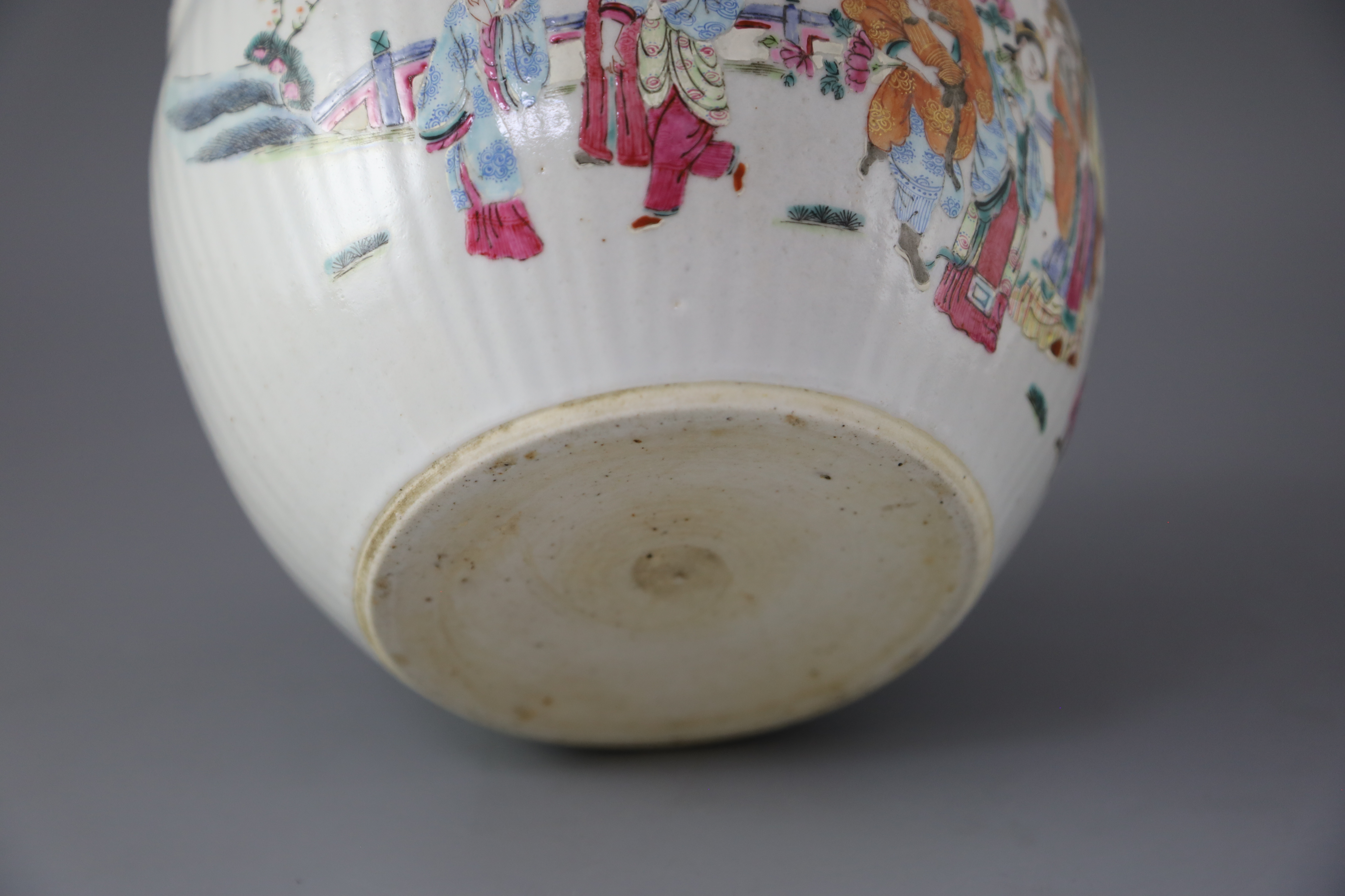 A Chinese famille rose immortals jardiniere, 19th century, 22cm diameter